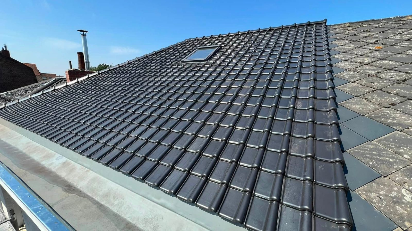 Toiture en tuiles anthracite